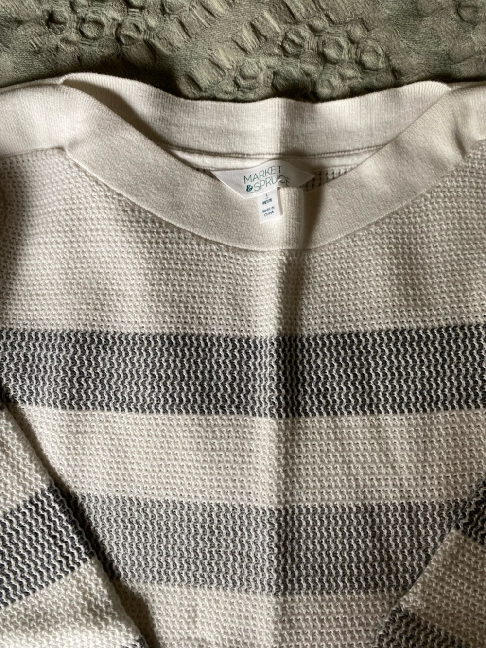 Tops Bundle - Picture 2 of 6